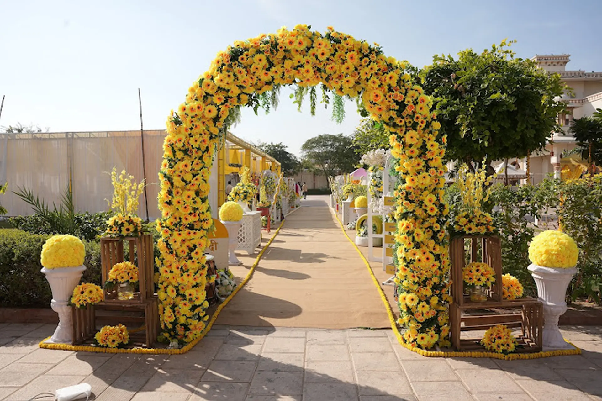 Floral Entrance Decor by Chirag Events & Entertainment