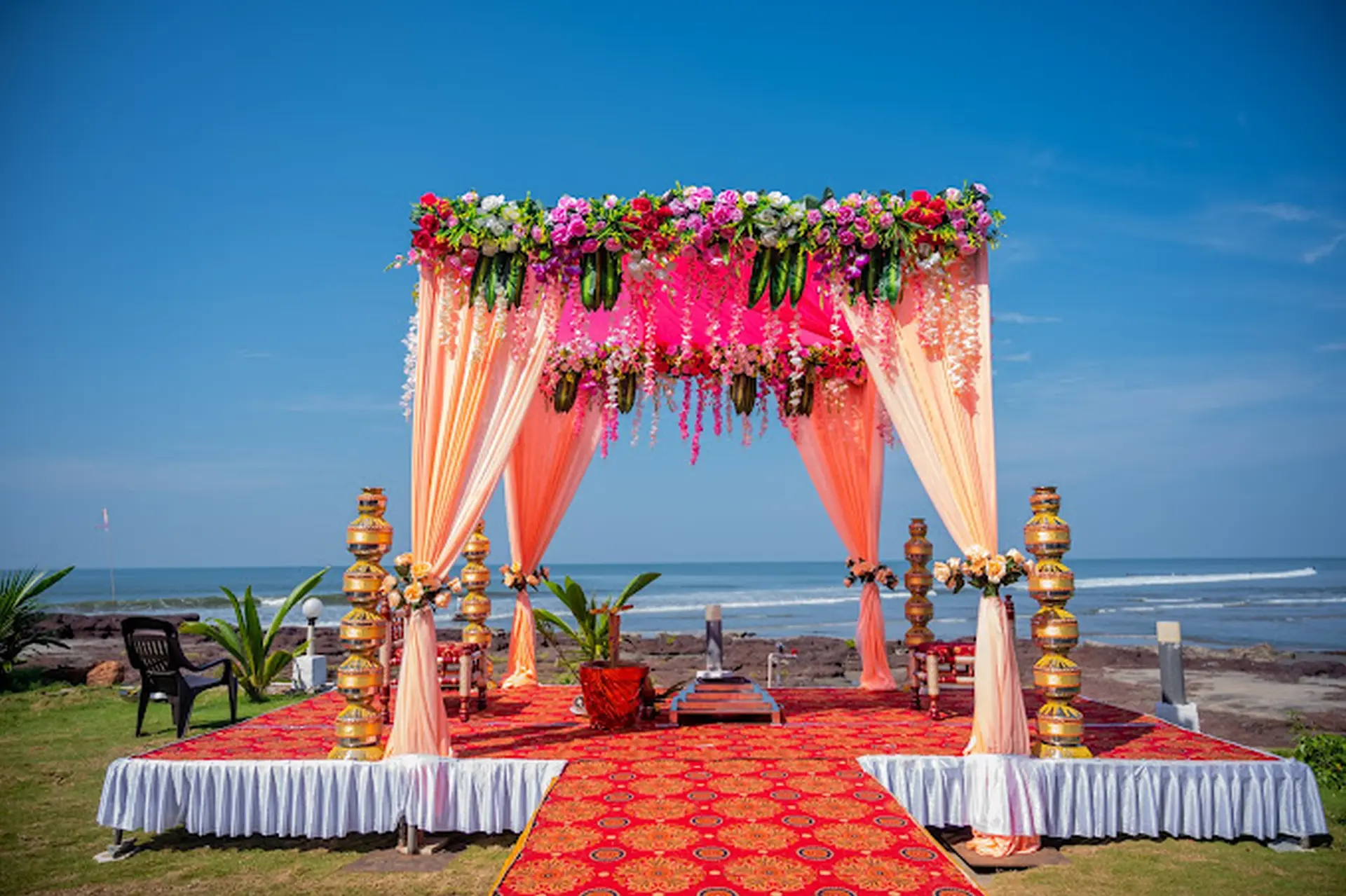 Splendid Mandap Decor by Vivid Wedding Vow's