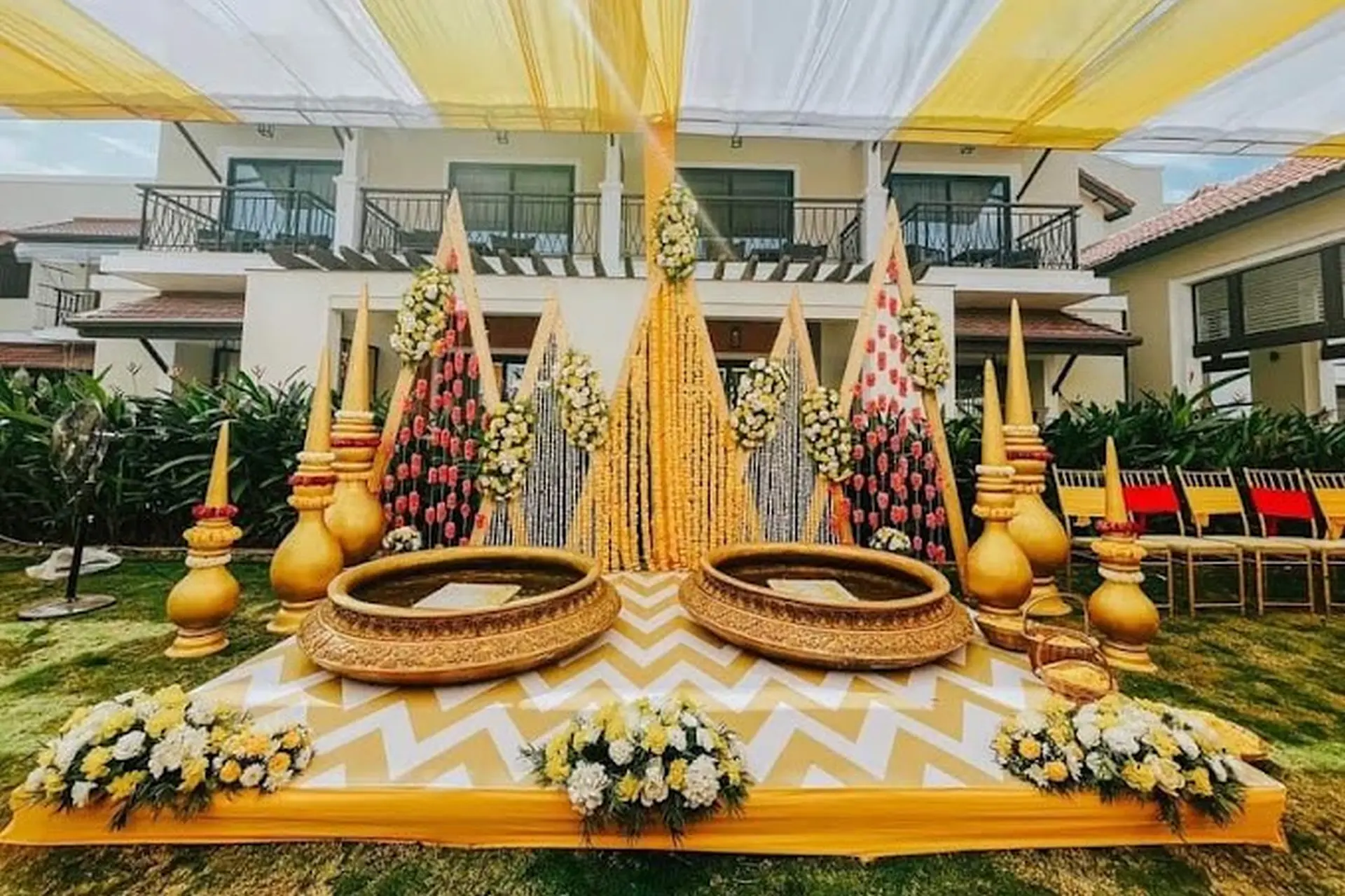 Haldi Decor by Mumbaikar Decor