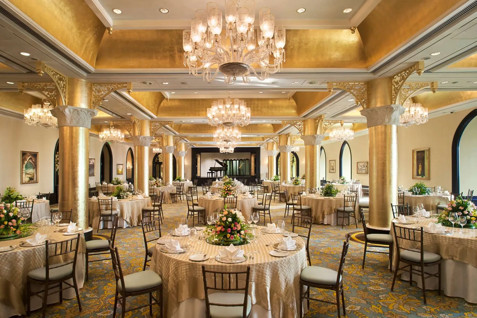 The Taj Mahal Palace Lawn ArThe Taj Mahal Palace a 5 Star Propertyea in Colaba, Mumbai