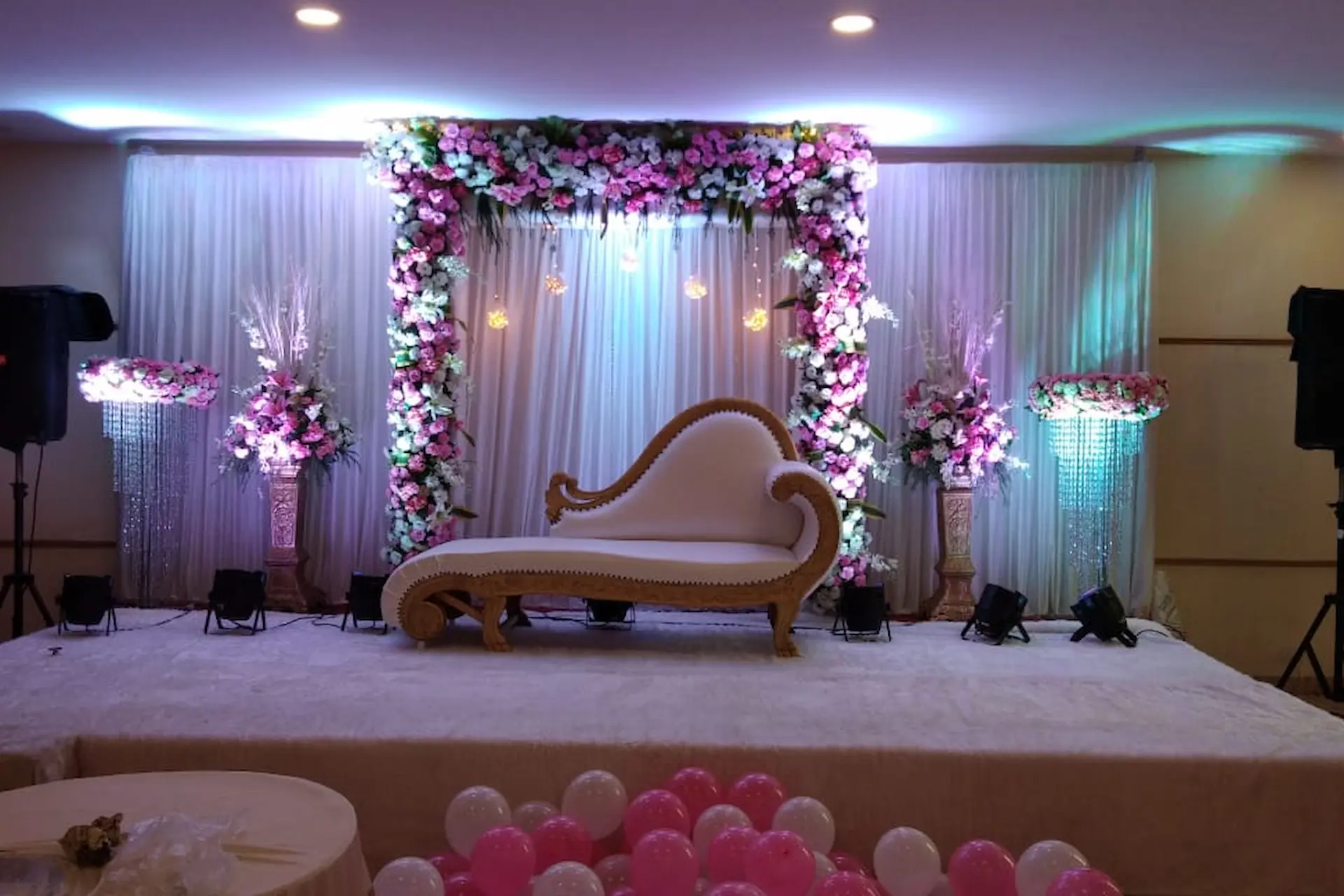 Country Club Springs Stage Decoration
