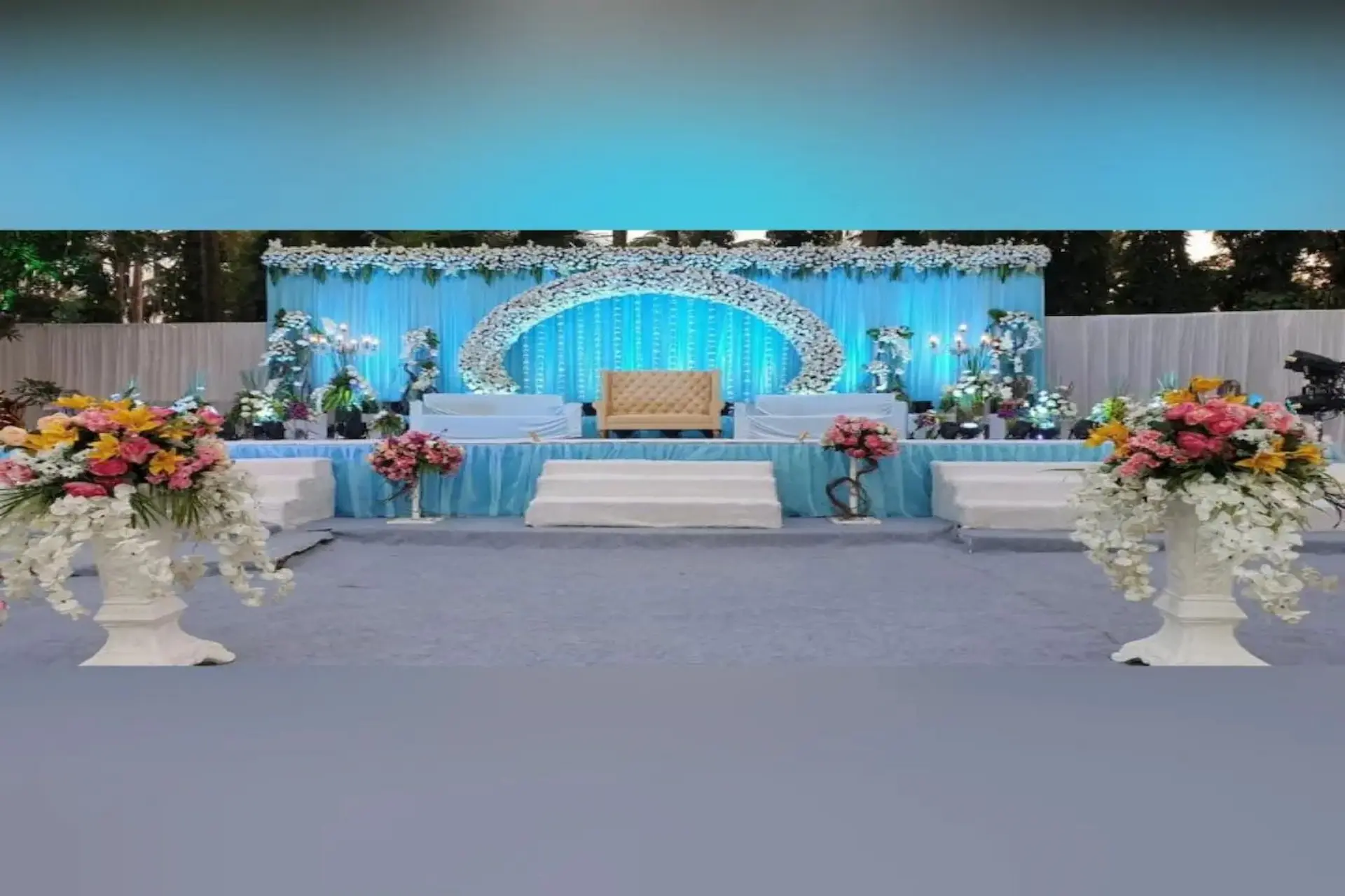 Golden Swan Country Club  Decoration