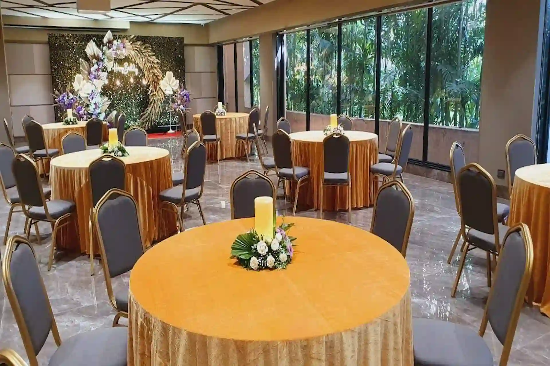 Nectarfield Banquet and Lawn  Dining Space