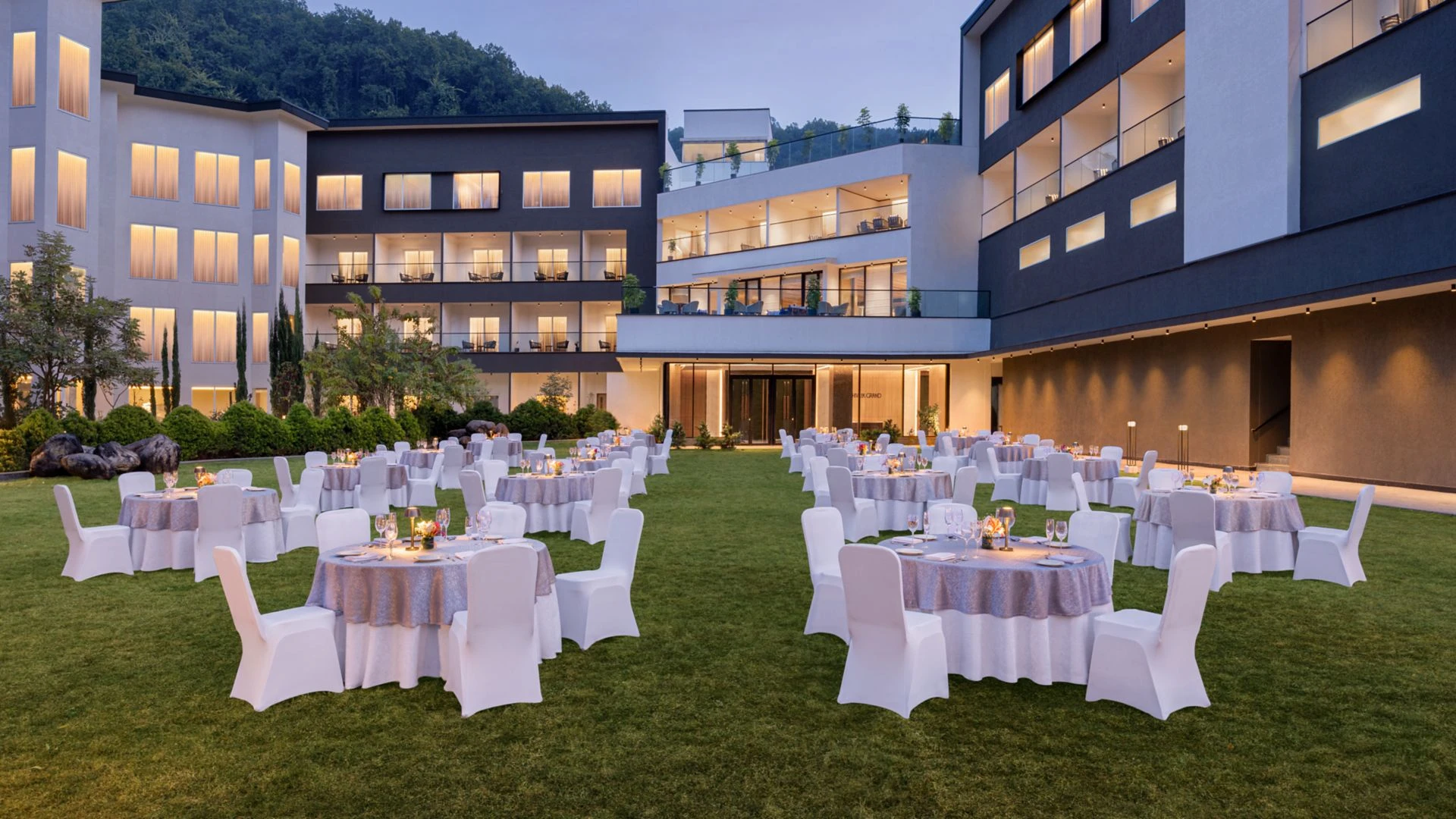 Shivalik Grand Lawn at Le Méridien Dehradun Resort and Spa perfect for outdoor weddings