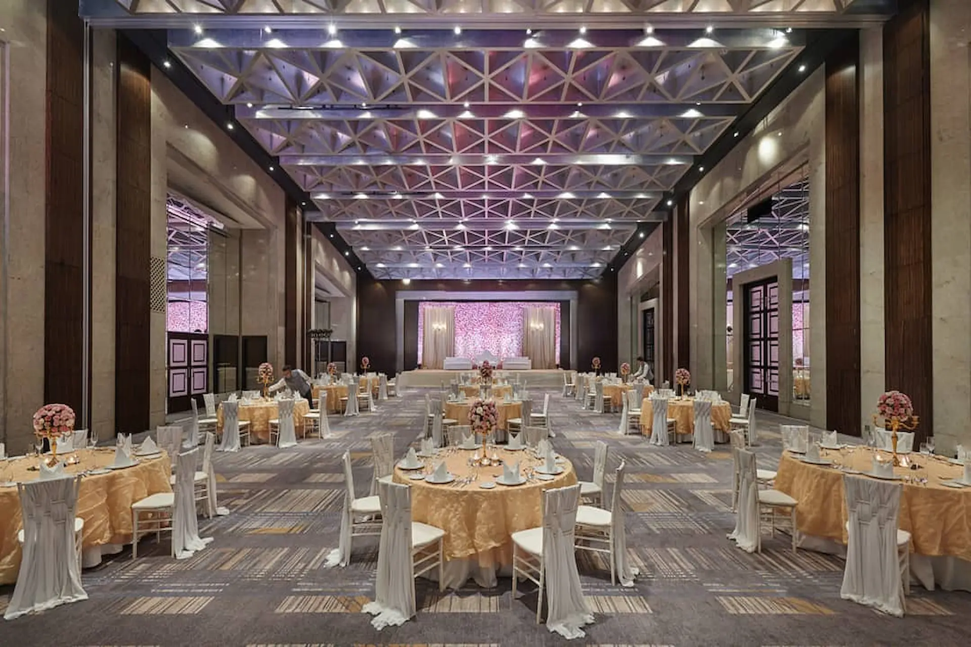 Hyatt Regency Dining Space