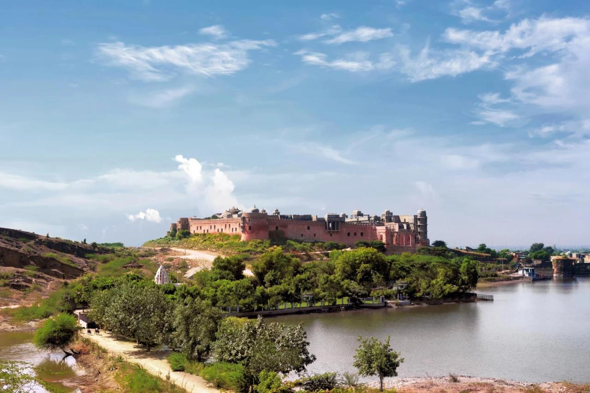 Exterior of Six Senses Fort Barwara