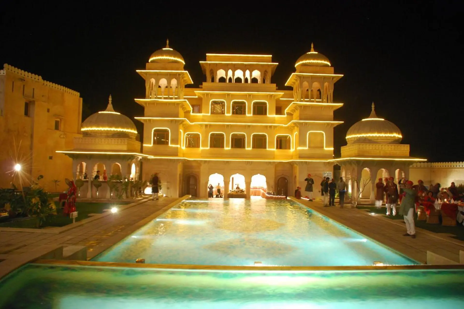 Poolside of Castle Mandawa