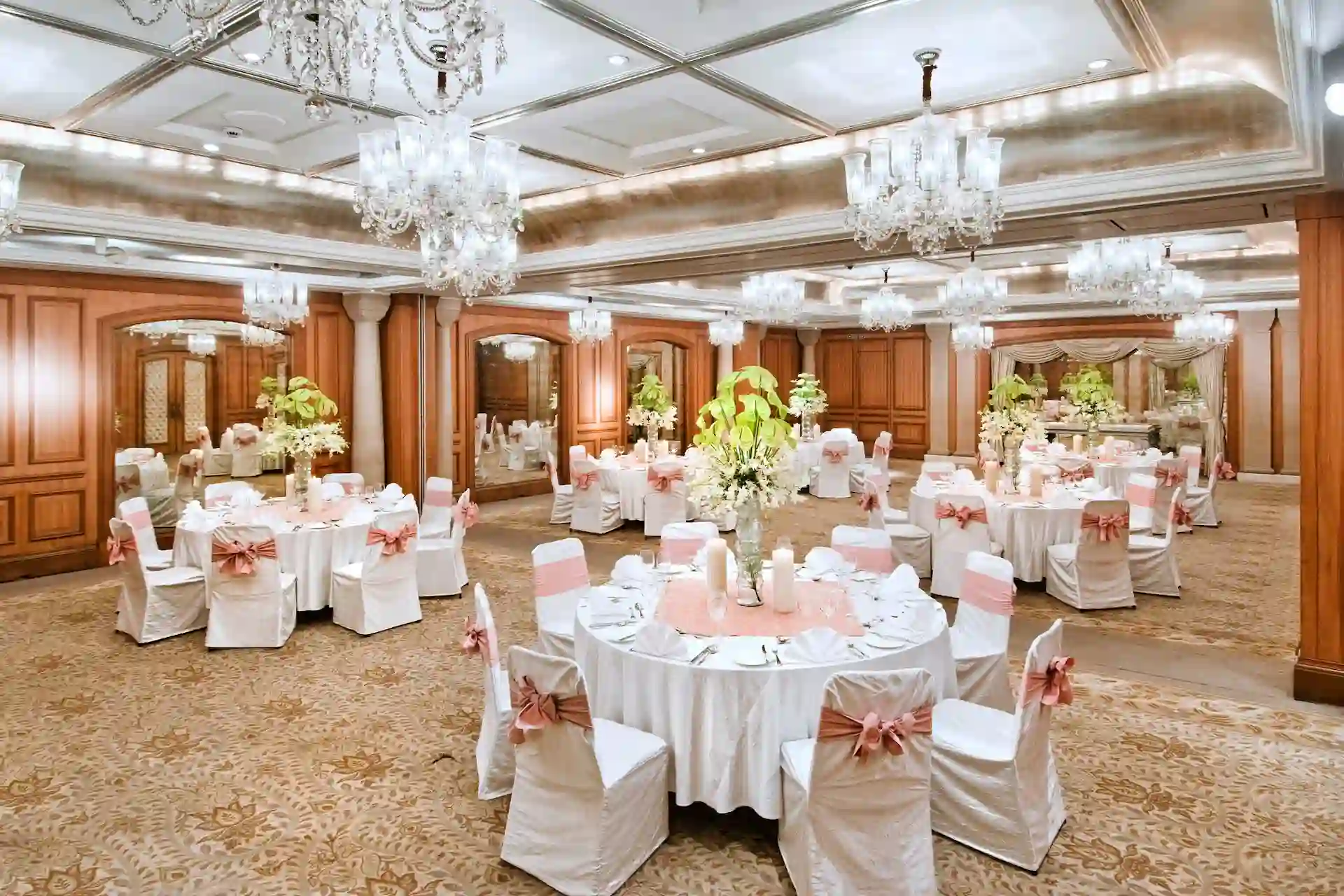 Hilton Mumbai International DIning Space