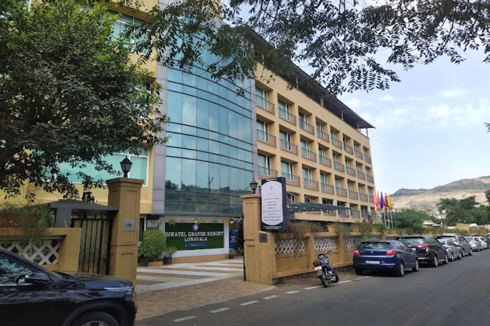 Exterior of Diwatel Grande Resort