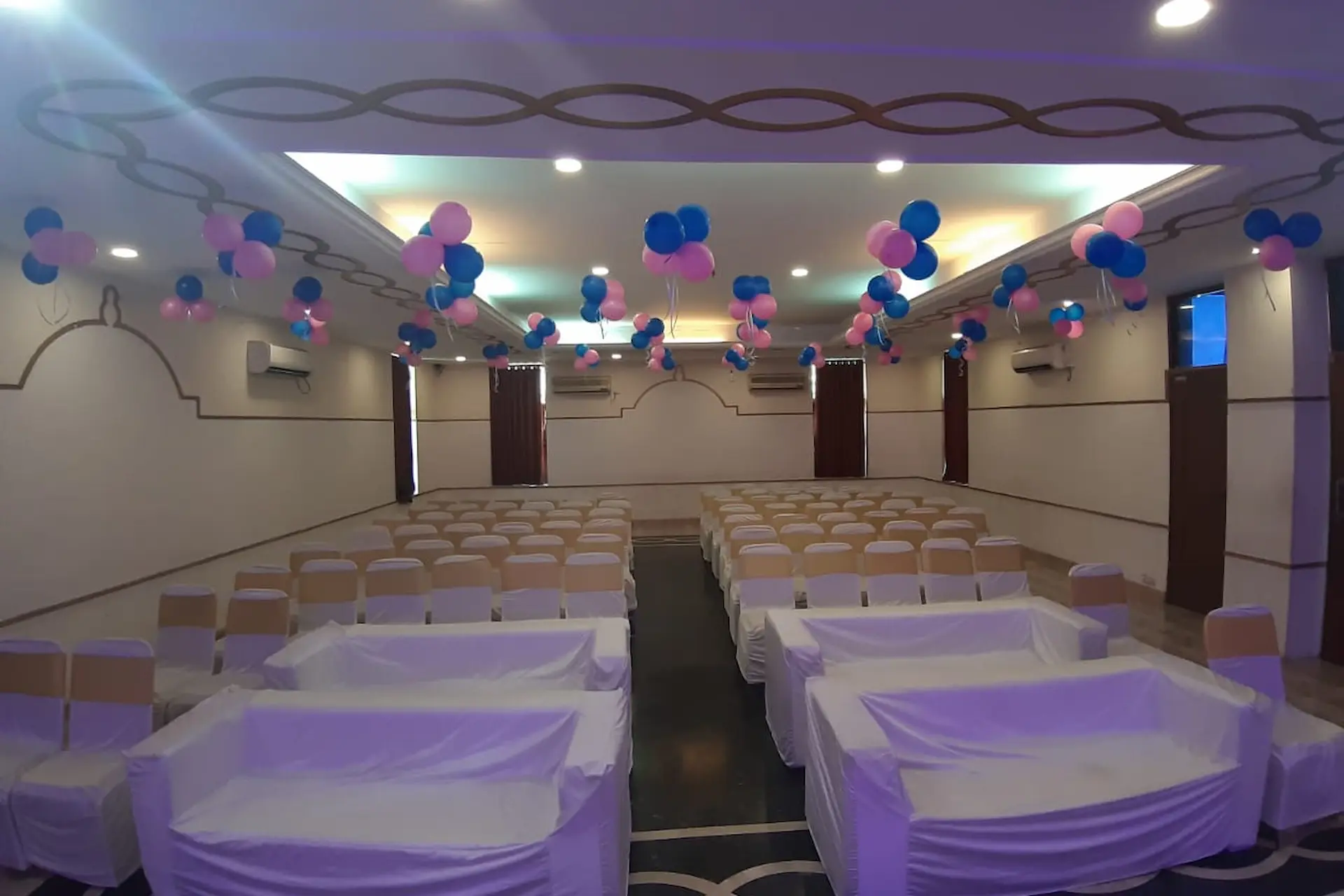 Theatre Seating in Country Club Spring