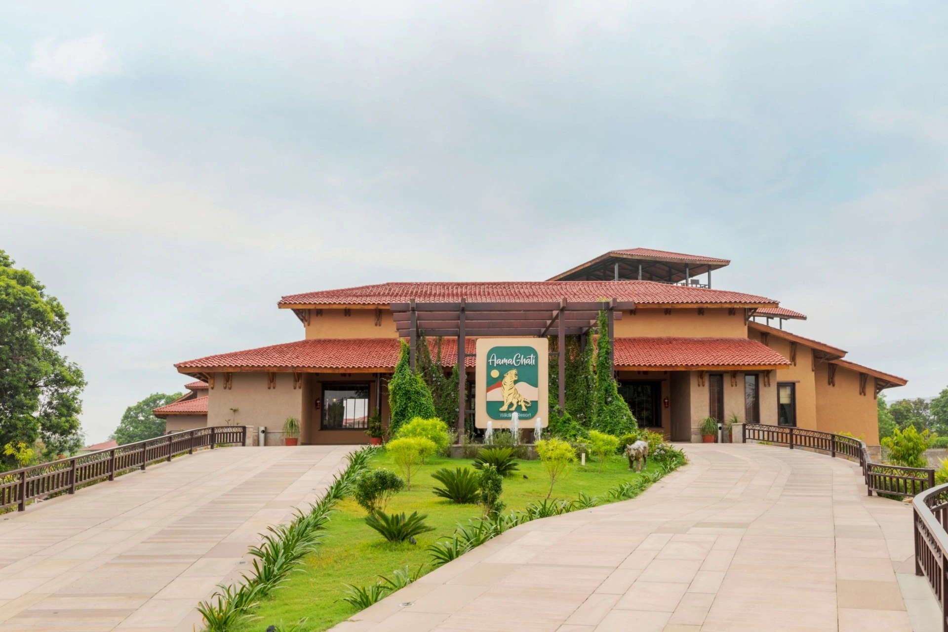 Exterior of Aamaghati Wildlife Resort